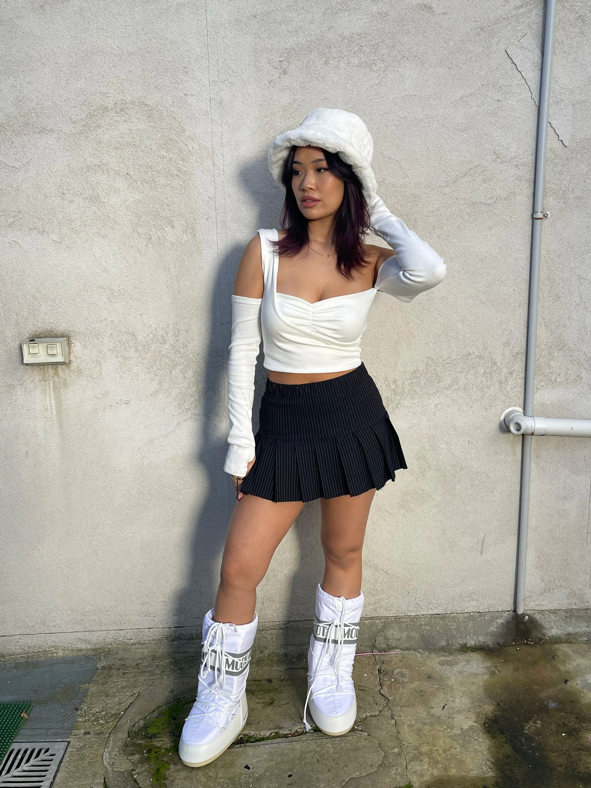 CUT-OUT TOP: WHITE
