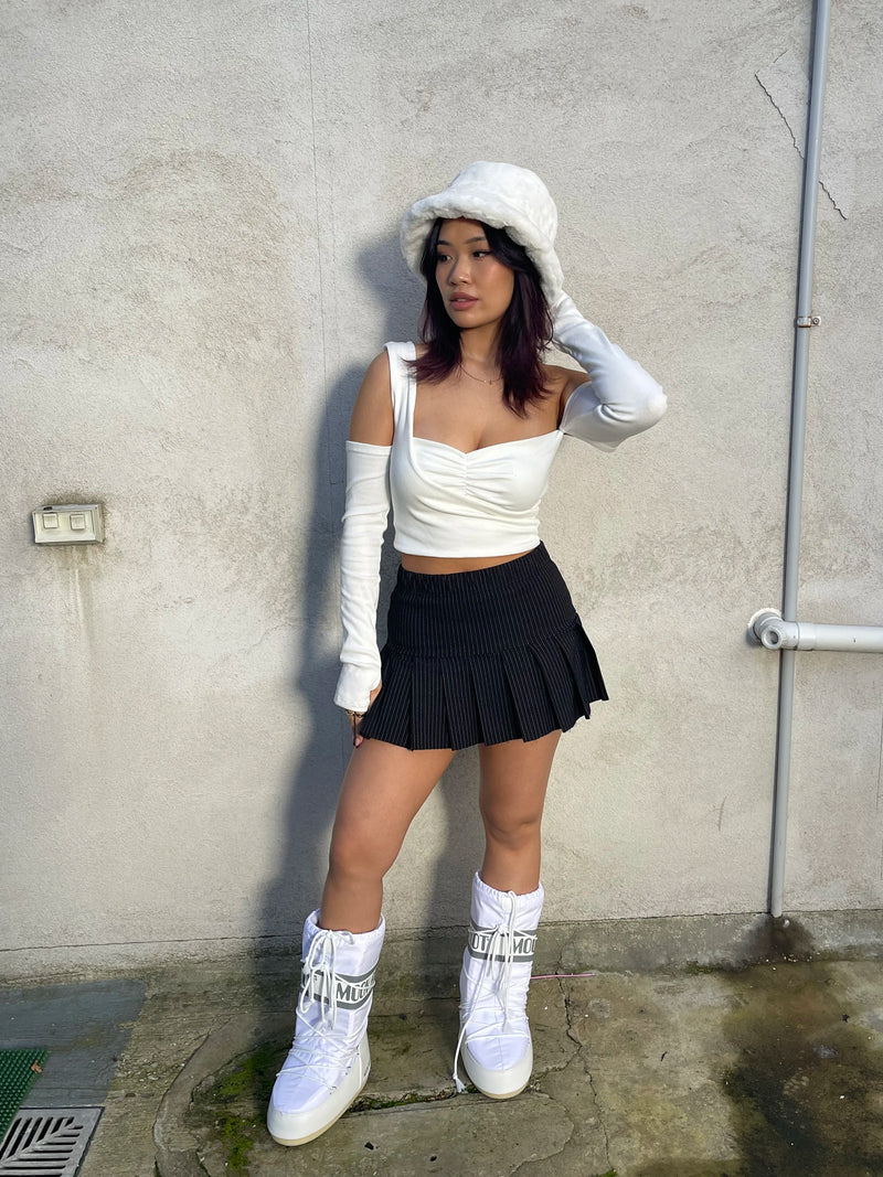 CUT-OUT TOP: WHITE