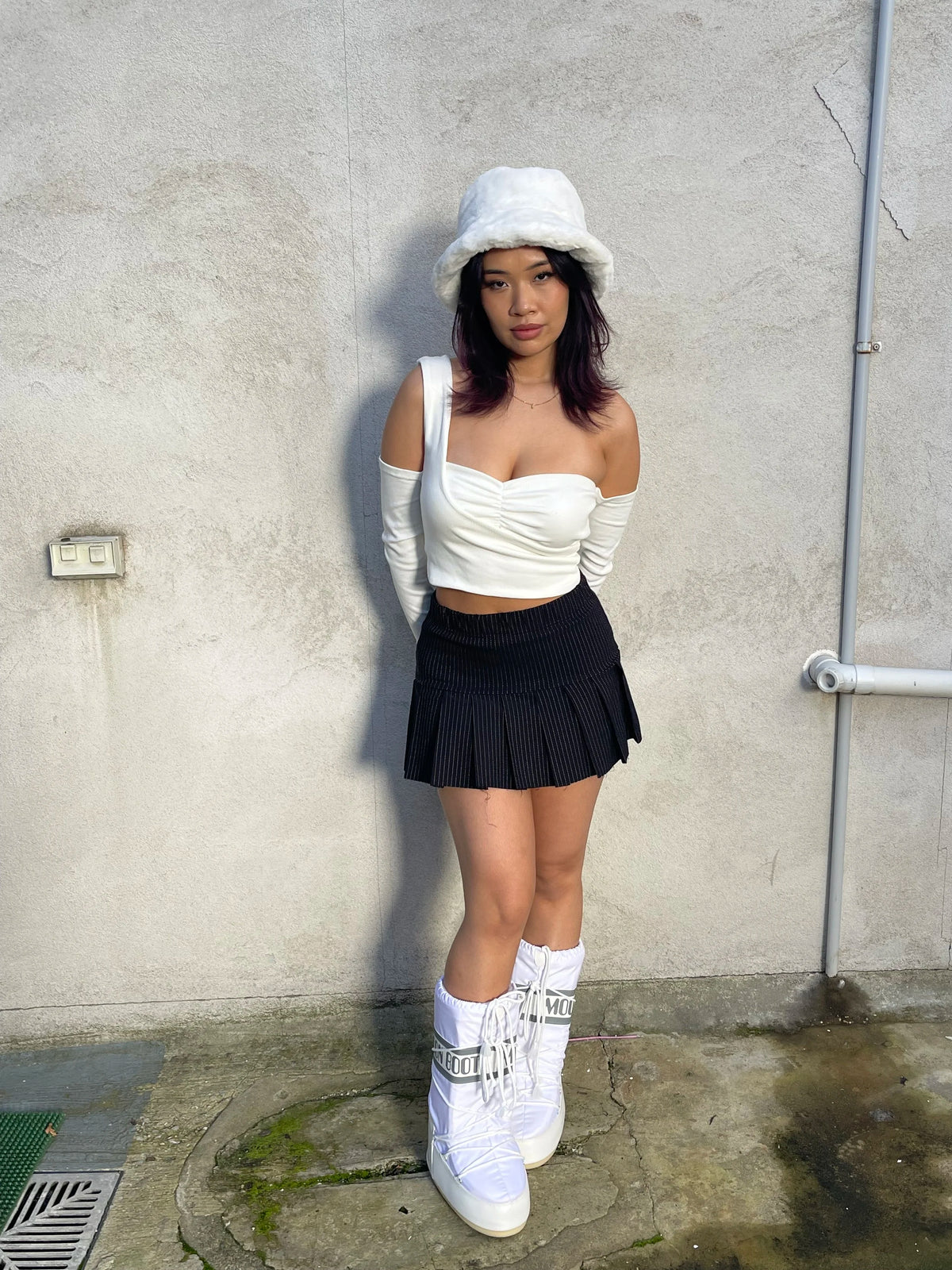 CUT-OUT TOP: WHITE