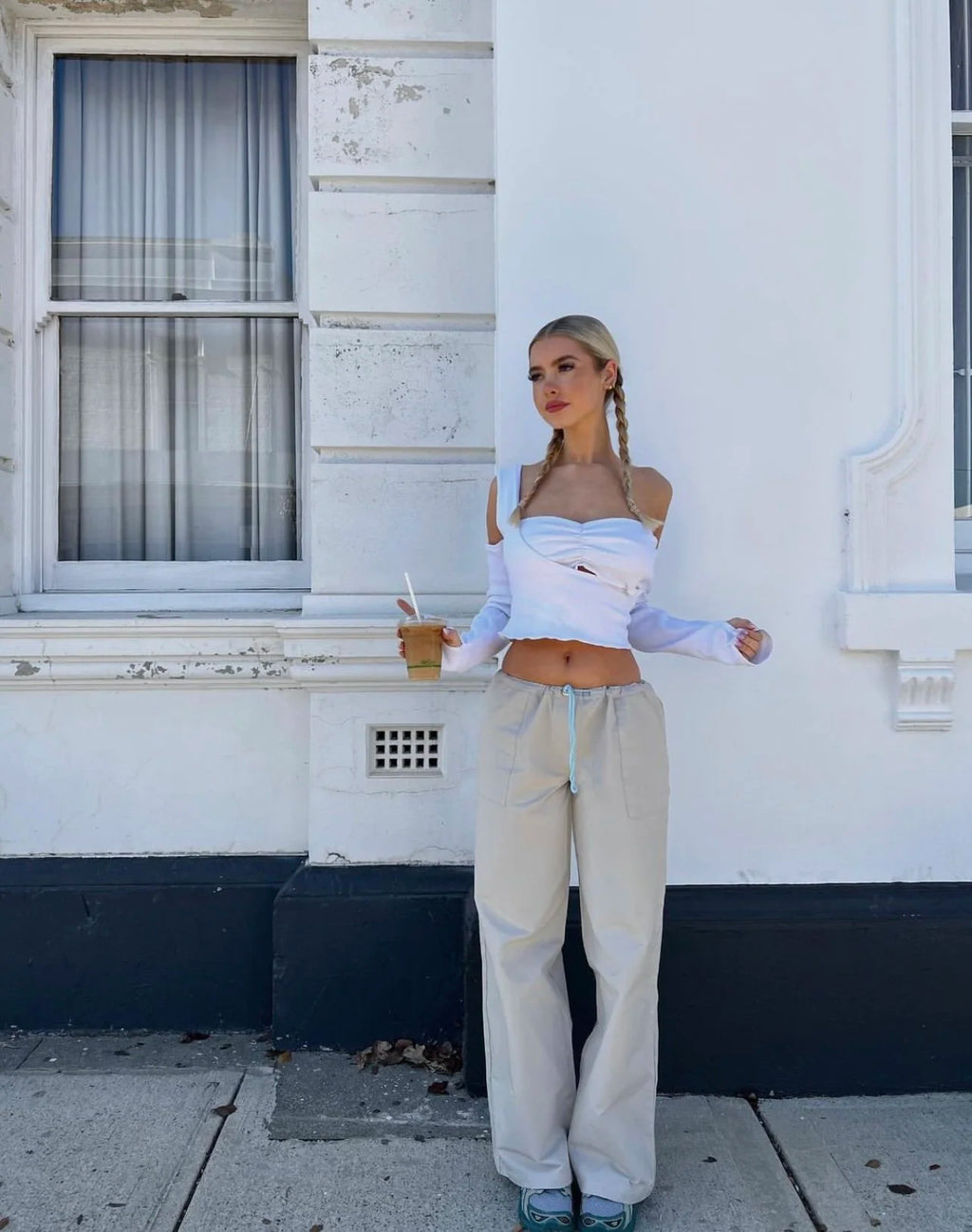 CUT-OUT TOP: WHITE