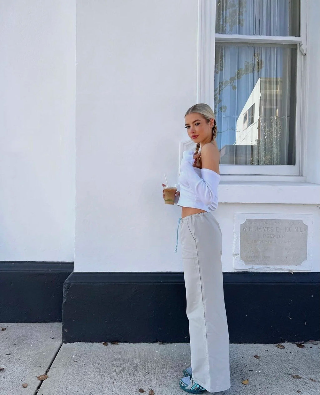 CUT-OUT TOP: WHITE